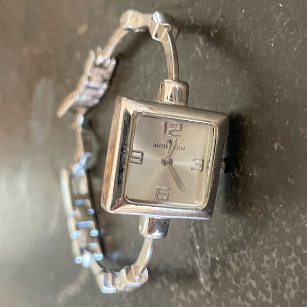 ✨Anne Klein Watch Bracelet, Square shaped, Ladies - Picture 2 of 5